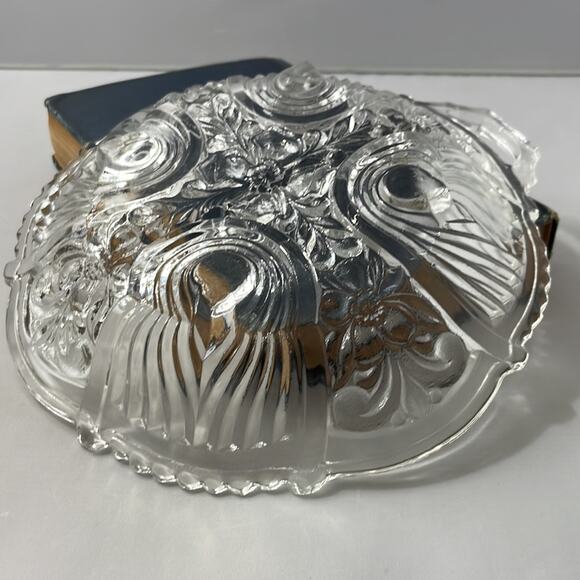 Vintage Indiana Glass Killarney 8” Round Handled 2 Part Relish Dish - Picture 3 of 7